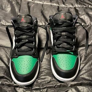 Air Jordan 1 Black Pine Green